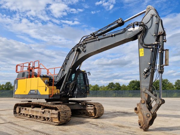 2019 Volvo EC380EL